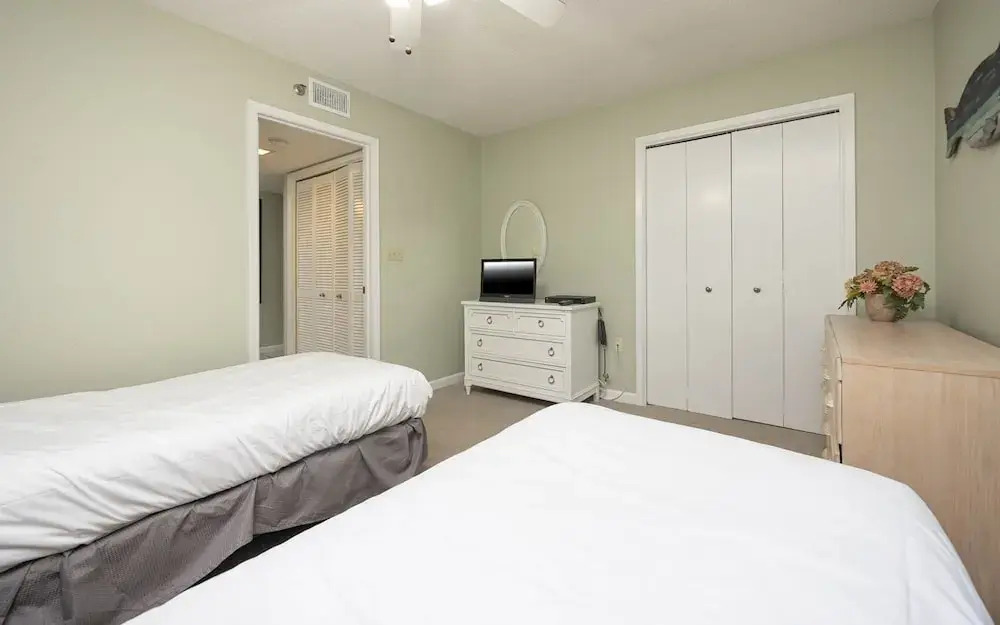 Phoenix Iv 4045 3 Bedroom Condo