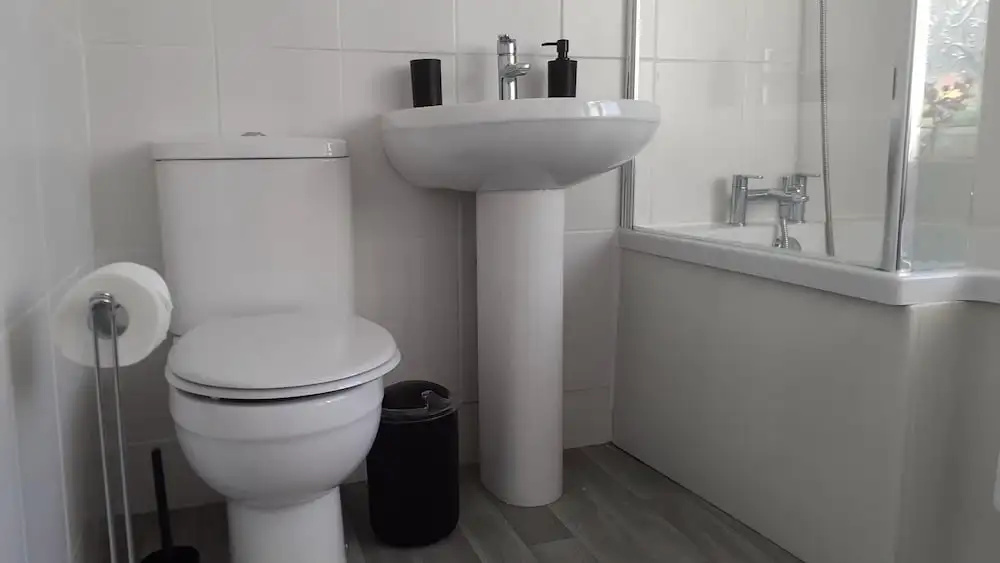 Lovely 3-bed House in Bridgend 7min From Porthcawl