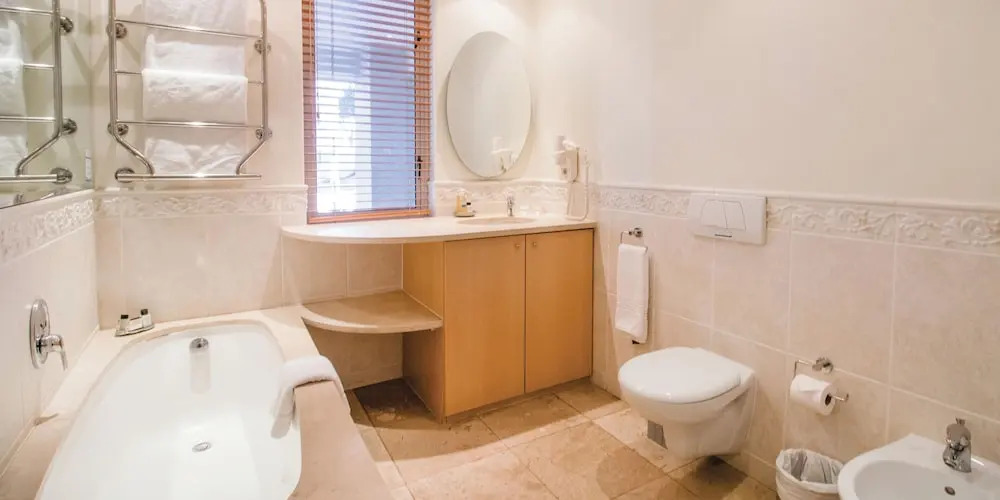 One Bedroom Apartment - Fully Equipped Waterfront Based, V&a Marina Residential