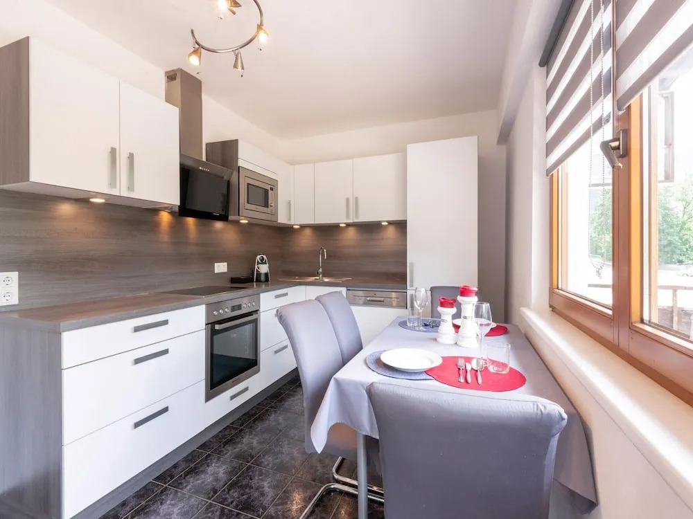 Attractive Apartment With Terrace