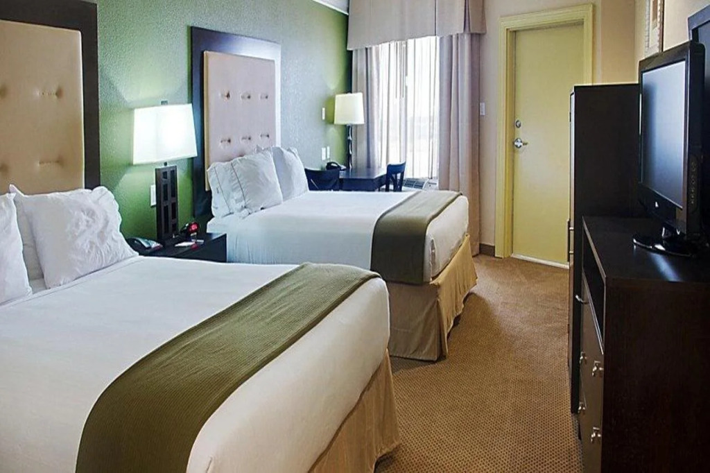 Holiday Inn Express & Suites - West Omaha - Elkhorn by IHG