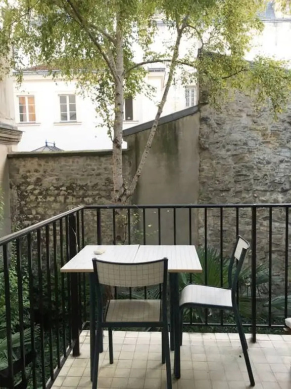 Flat In Le Marais With 2 Bedrooms