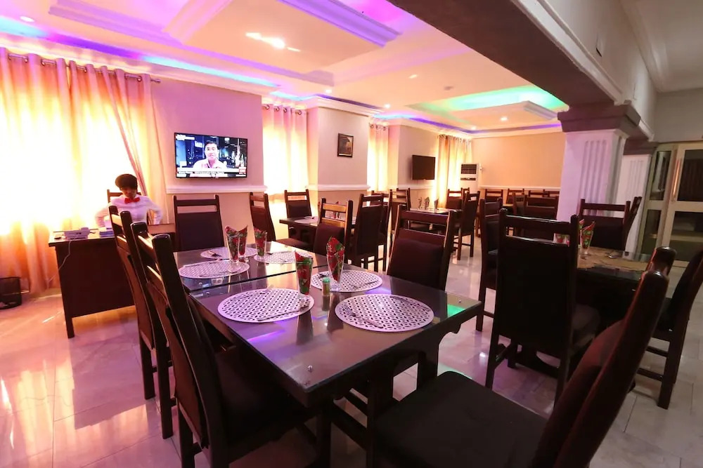 Iyore Grand Hotel & Suites 2