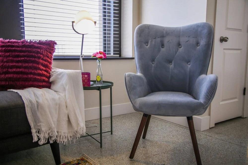 Classic Downtown 1BR Apt with Views