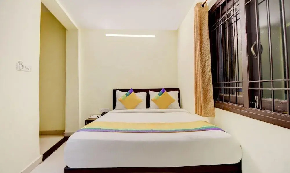 Itsy Hotels Royal Monarch