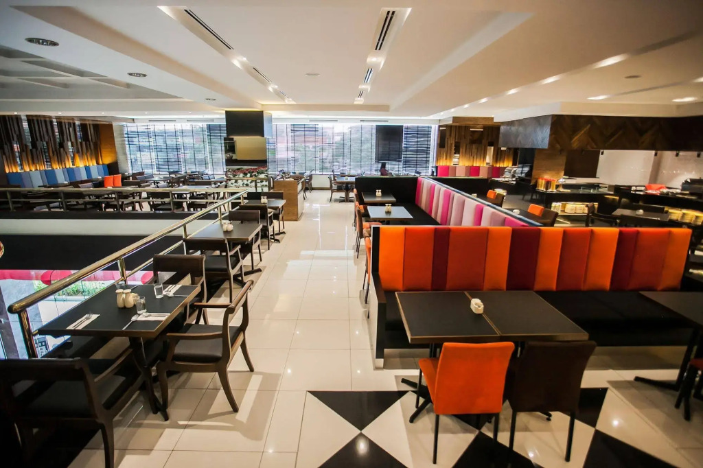 Crystal Crown Hotel JB
