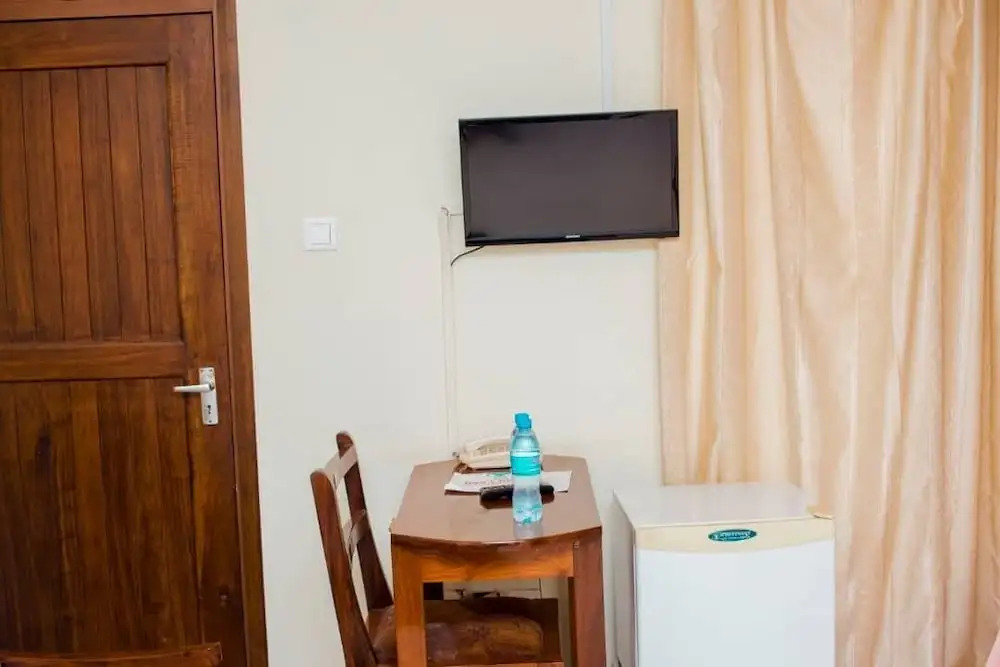 Kilimanjaro Crane Hotels & Safaris