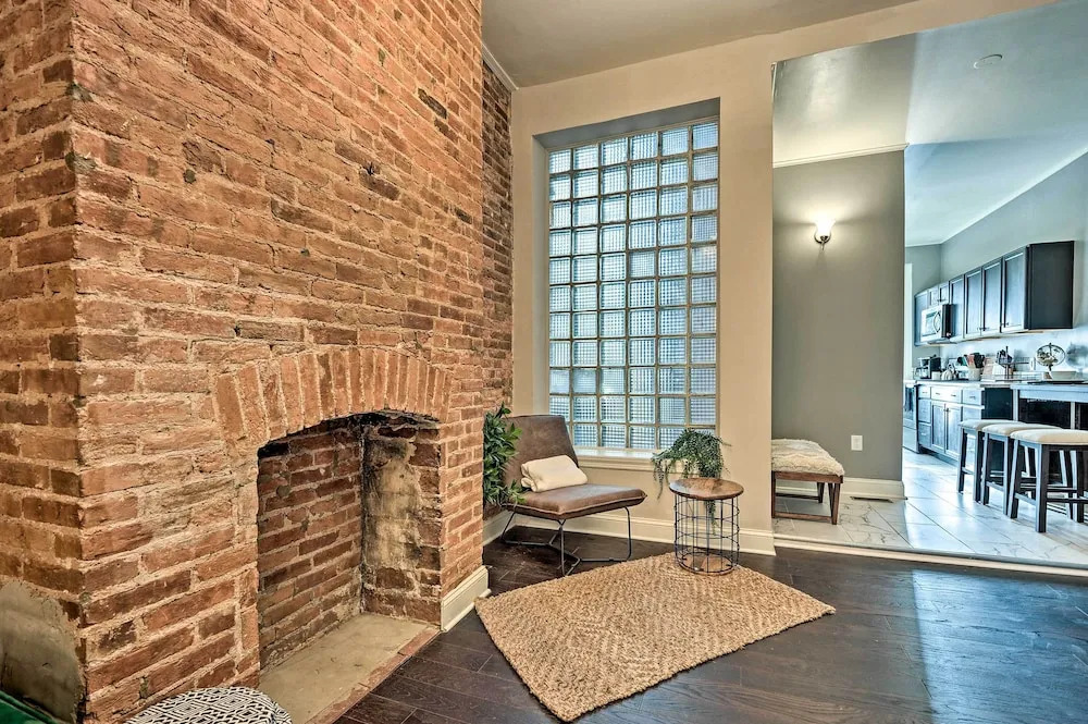 Chic Baltimore Apartment: 2 Mi to Downtown!