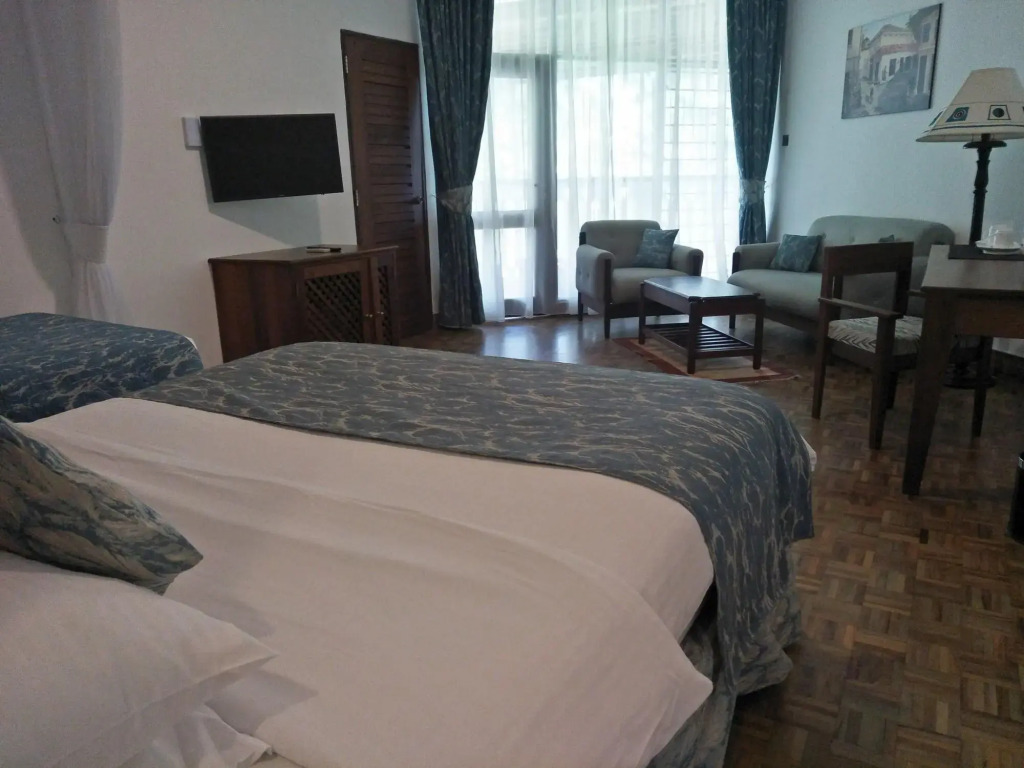 Travellers Beach Hotel & SPA