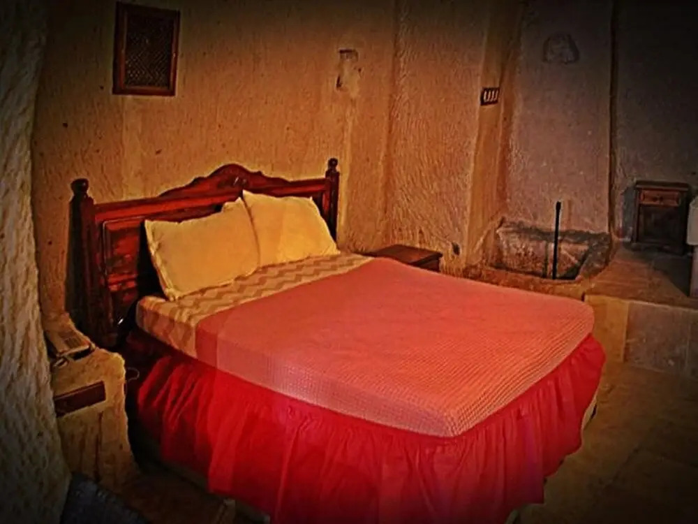 Hilem Cave House