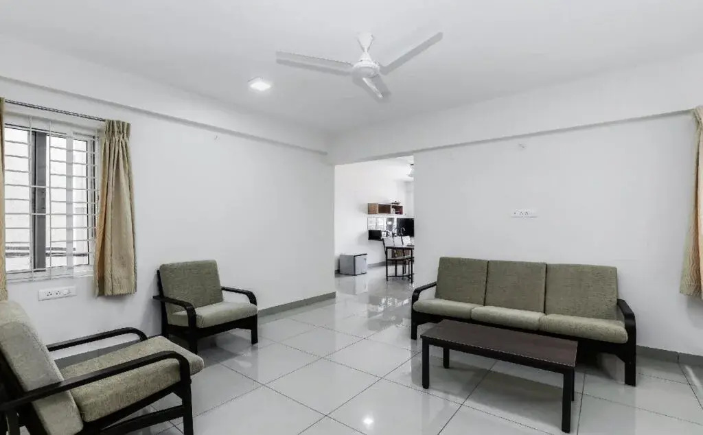 The Red Lotus Premium By OYO Rooms