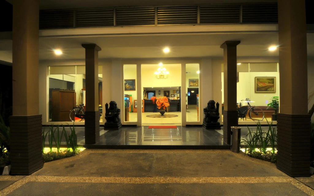 Candisari Hotel & Resto