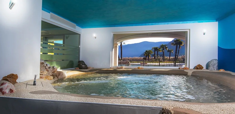 Yachting Residence - Private Dock, Lake Access & SPA