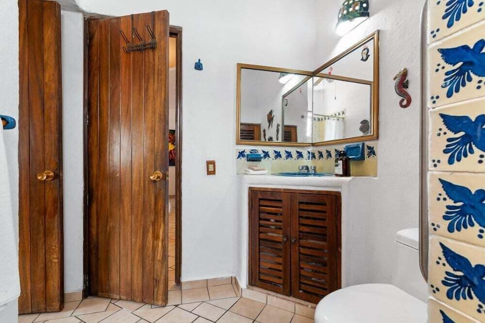 Ocean View 2Br Condo-balcony-beach-pool - 902