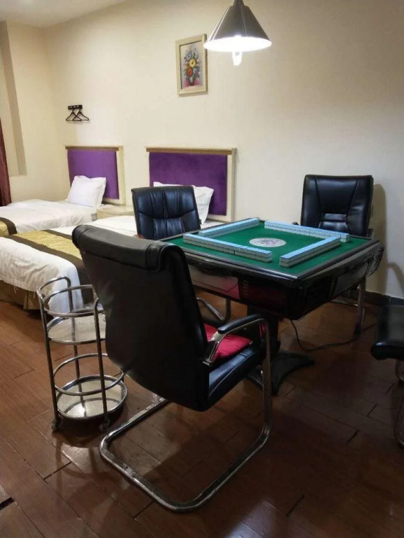 Selina Holiday Hotel Minzhi Branch
