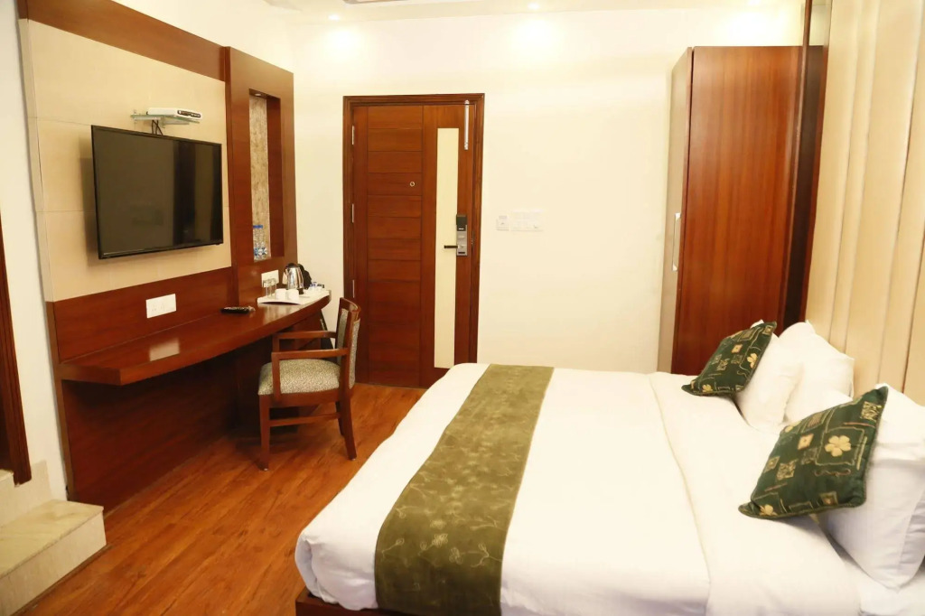 Grand FFOUR near Nehru Place, Delhi