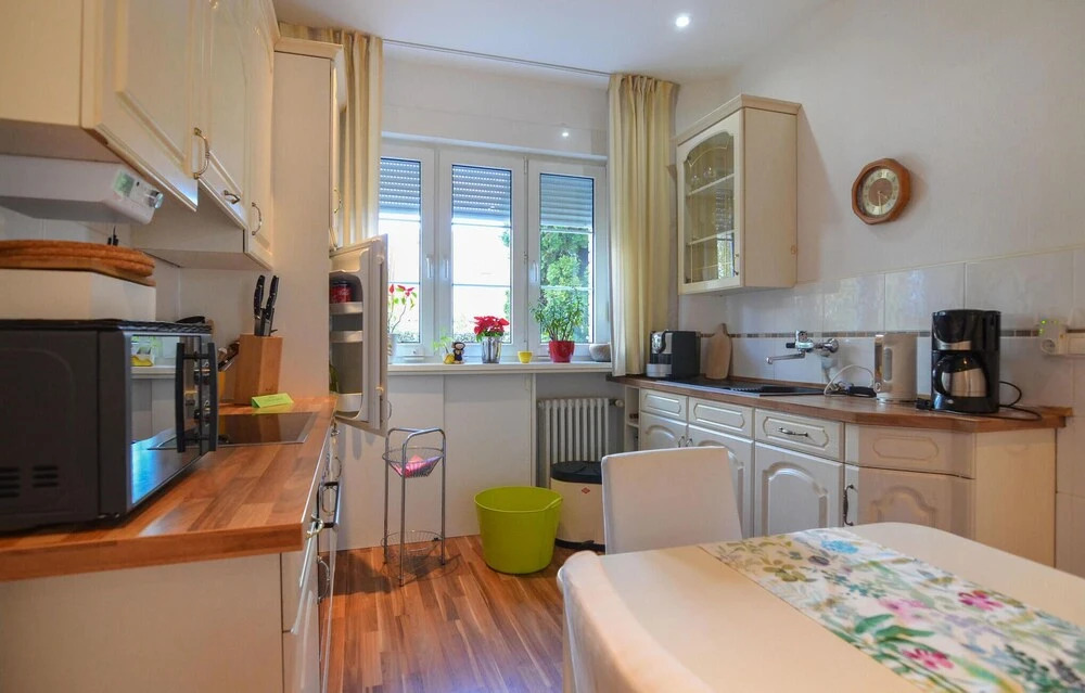 2 Bedroom Lovely Home In Berlin