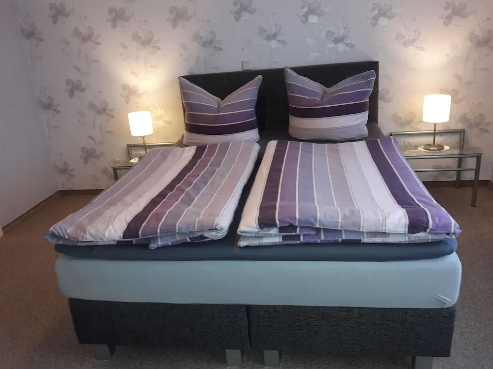 Charming Apartment in Daun Near Lake