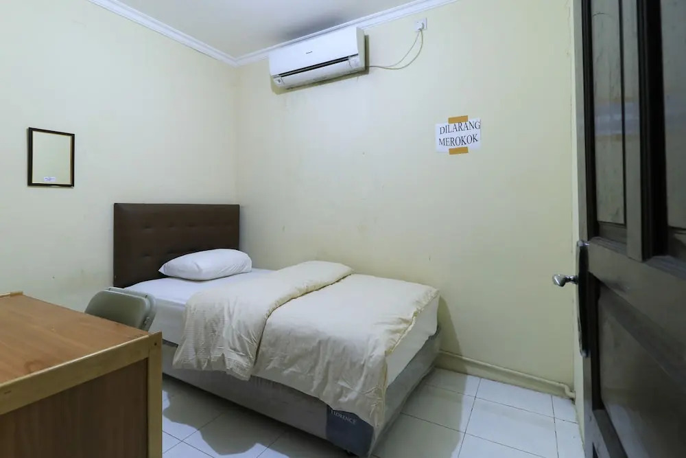 THE Hotel