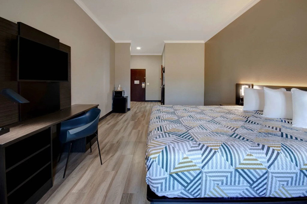 Motel 6 Fort Worth, TX – I-35 & I-20