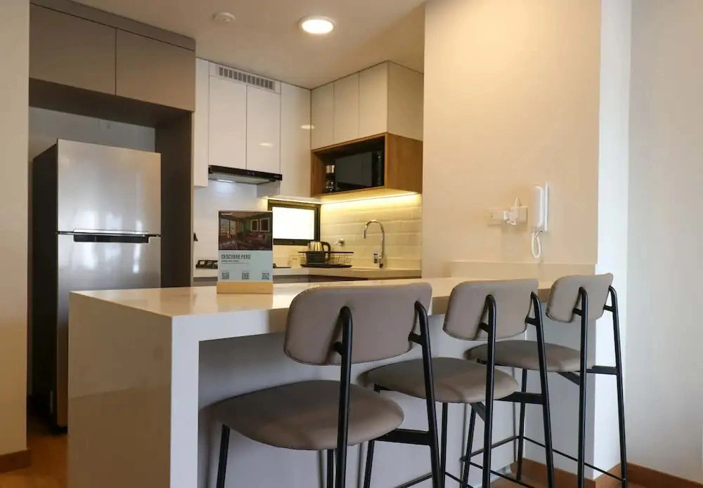 w Lovely 2BR w Balcony in Miraflores