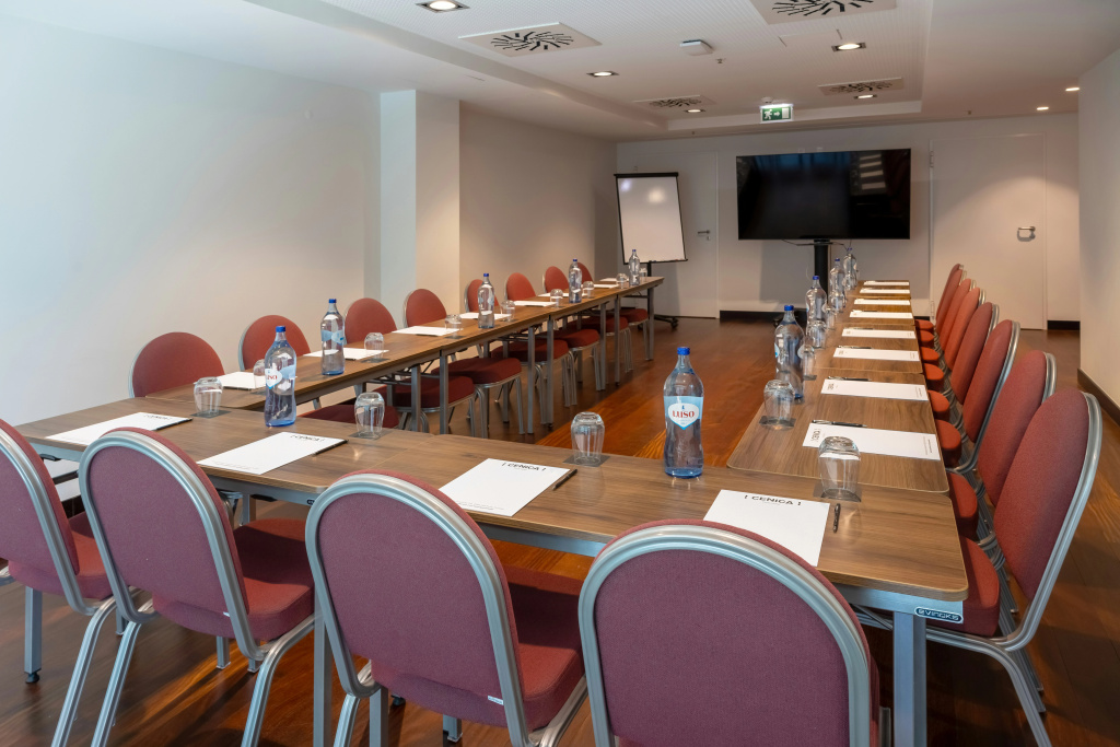 Cenica Porto Hotel, Curio Collection By Hilton