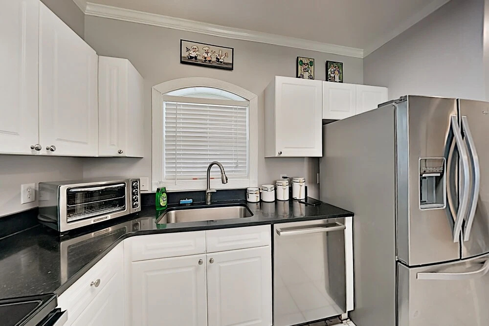 104magno 2 Bedroom Condo