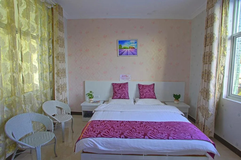 Lijiang Airport Yijia Hotel