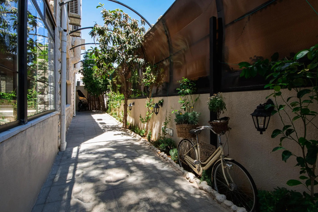 Canary Boutique Hotel
