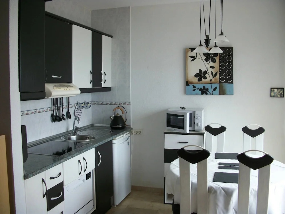 1 Bedroom Penthouse On Front Line Of The Beach