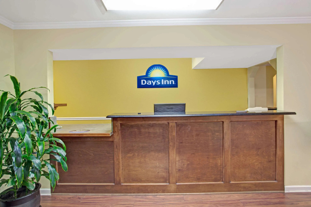 Days Inn by Wyndham Marietta White Water