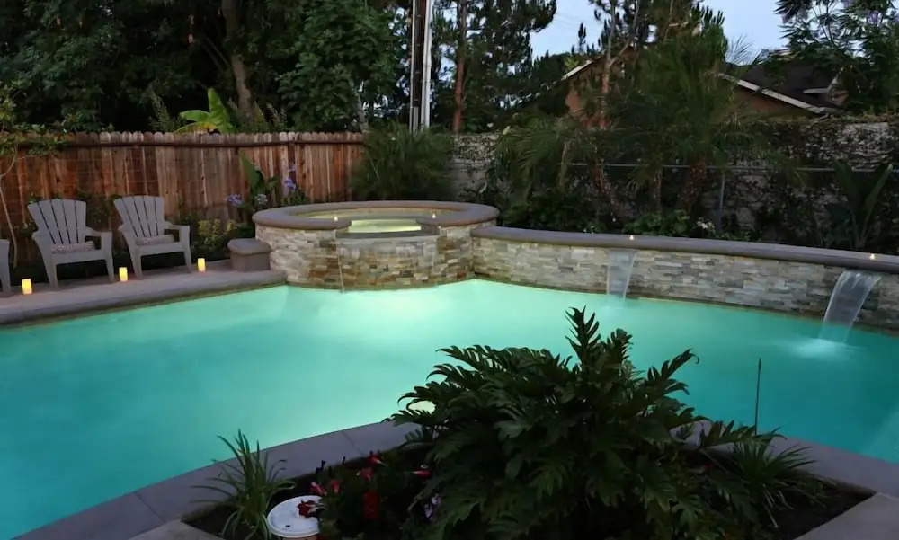 Upscale 6 Bed, 5 Ba, New Pool W/jacuzzi, 1/2 Mile Walk to Disney