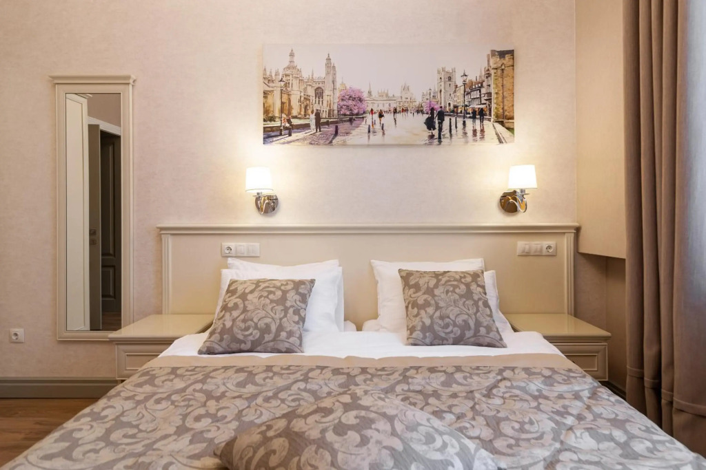 Royal mini-apart hotel on Rynok Square