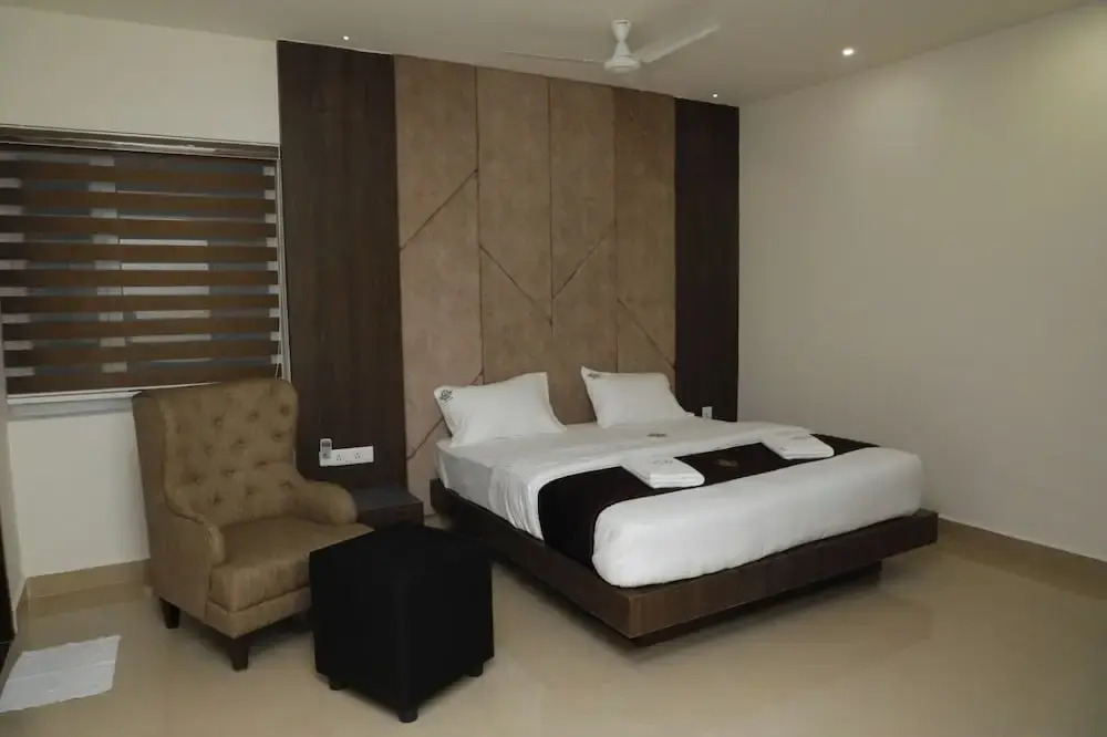 Senthur Inn Vellore By K Hotels