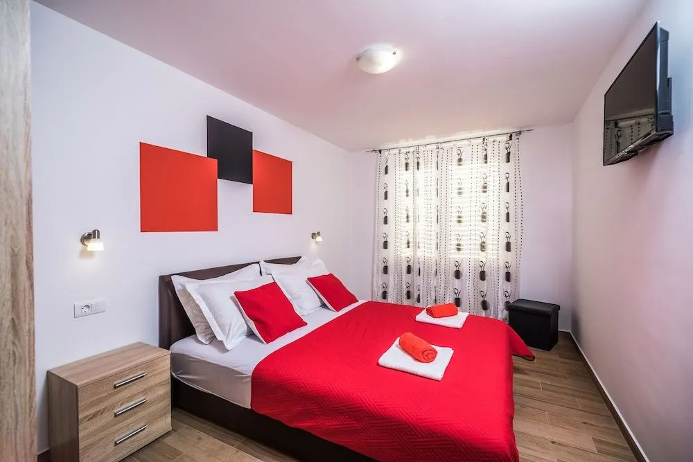 Apartments & Rooms Sunshine Home