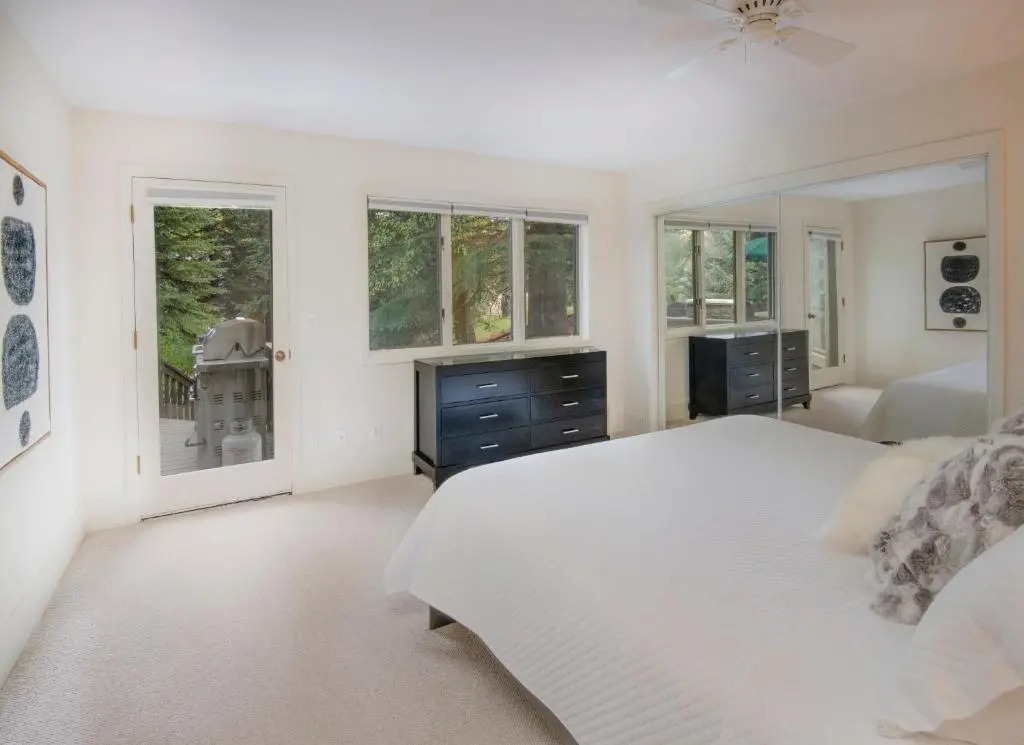 Modern Beaver Creek Private House