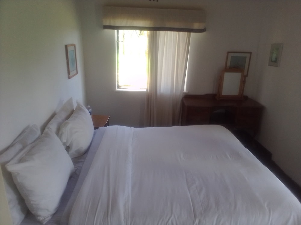 Pinetree Inn Hotel