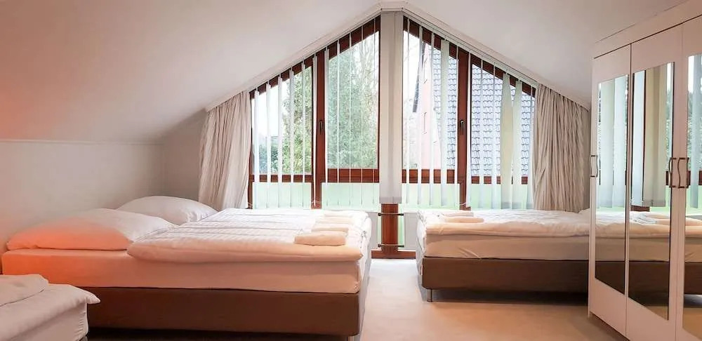 Tolstov-Hotels Beautiful Villa with Big Garden