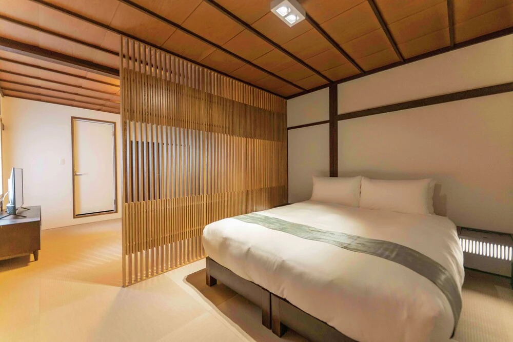 Sunshine Hakuba Ski-to-door by JAMSZ ROYALE
