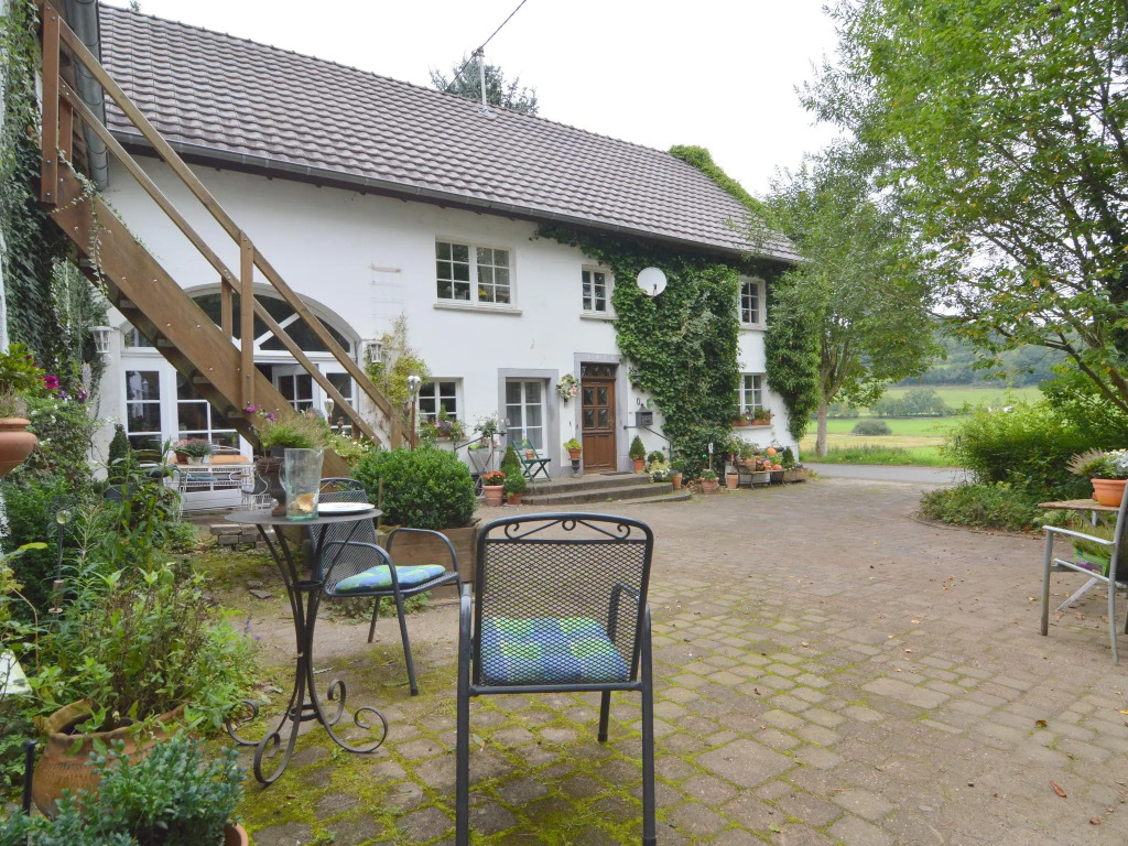 Romantic Eifel Hideaway