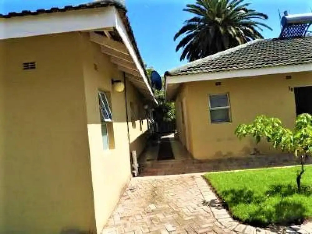 2 Bed Apartment With En-suite Kitchenette - 2065
