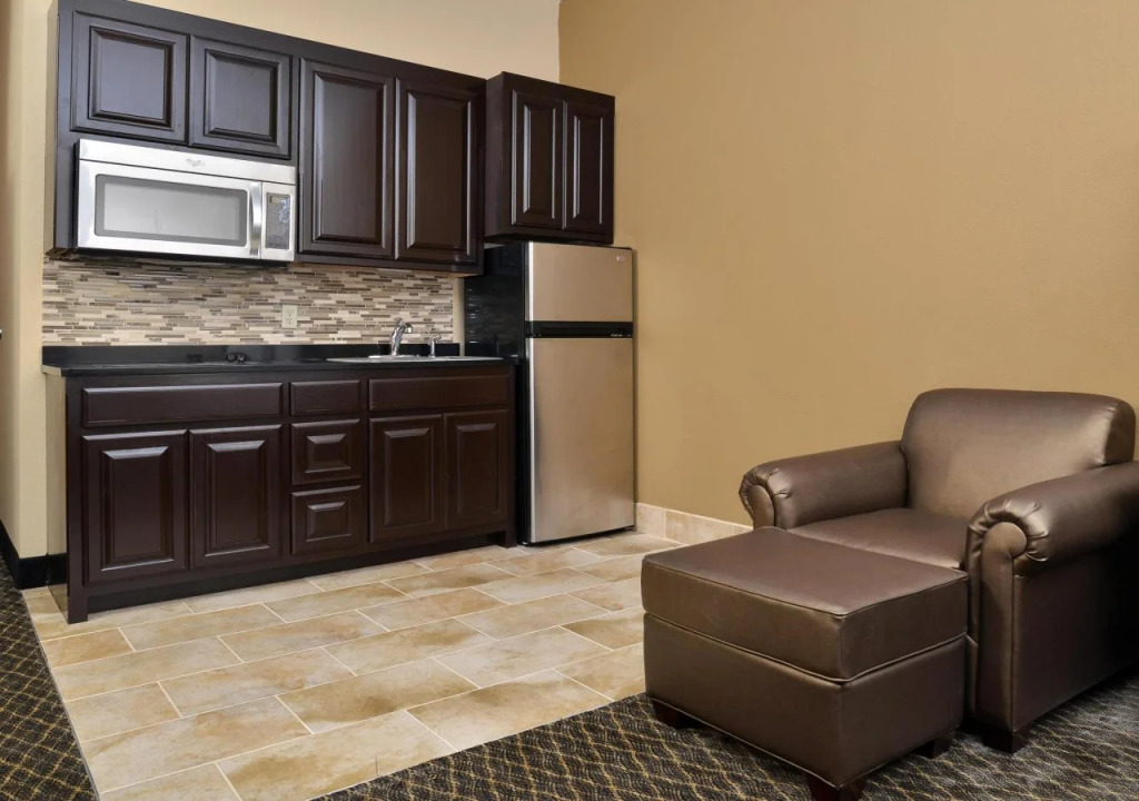 Baymont Inn & suites by Wyndham Ardmore I-35