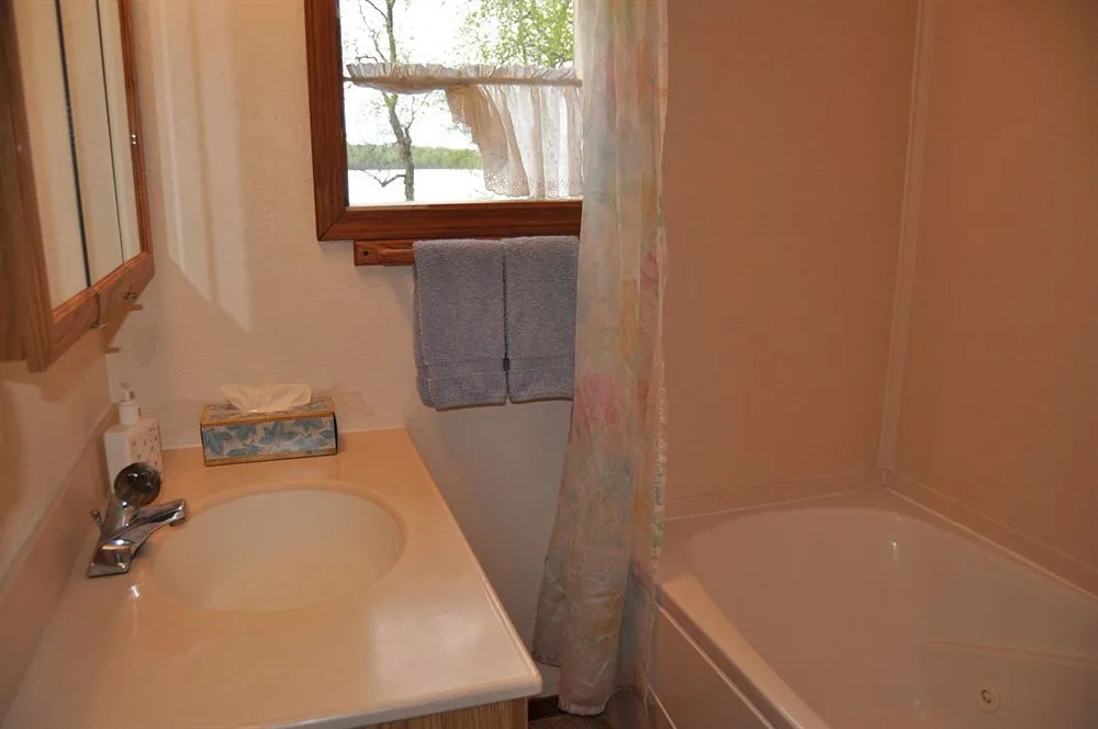 Daniels Lake Lodge B&B