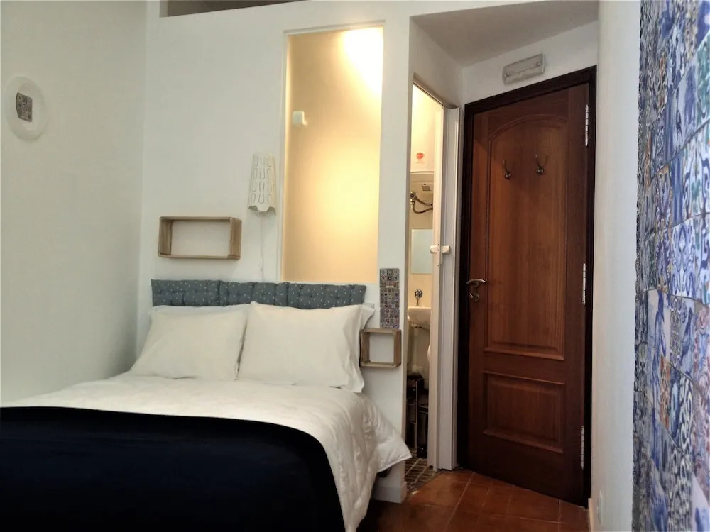 Santos Hostel - Lisbon