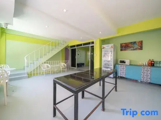 UrbanNest Hostel