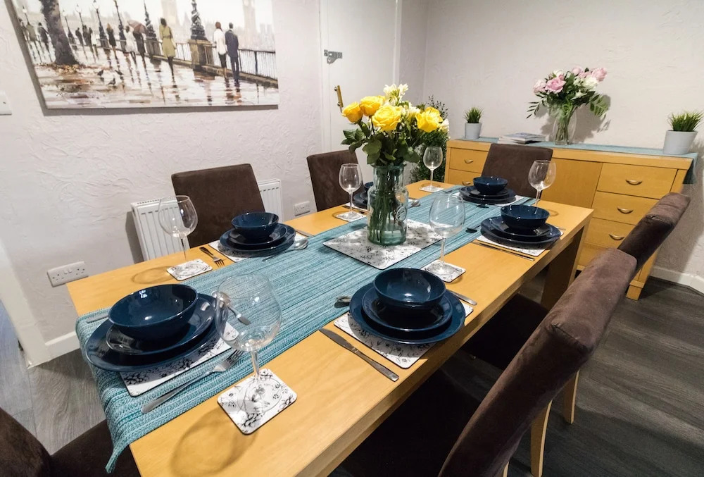 Ideal Home Away in Bury