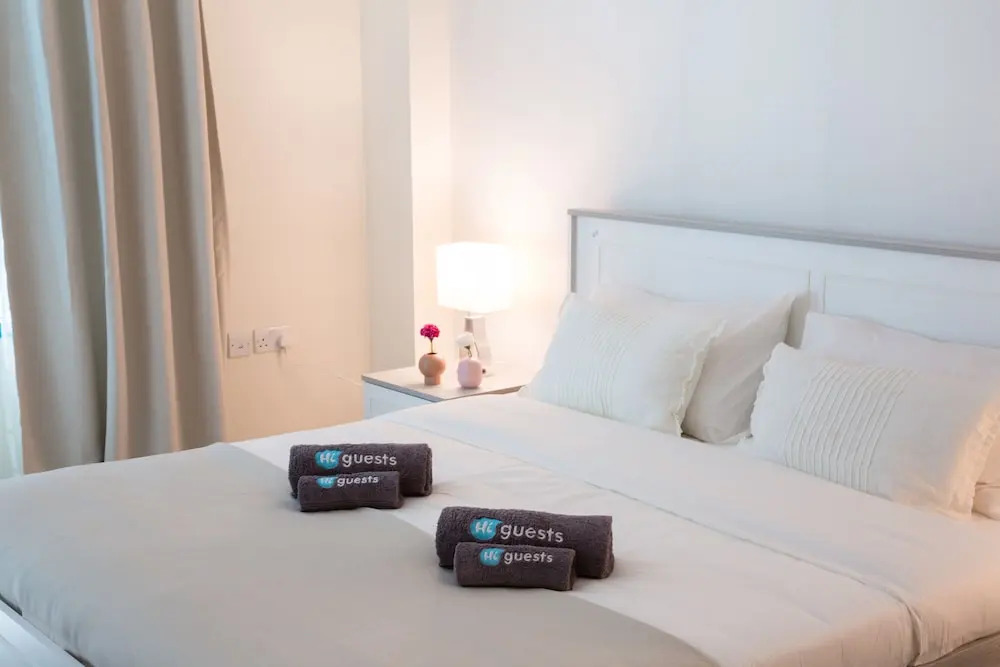 Marina Crown Tower Stays Hostel for Girls