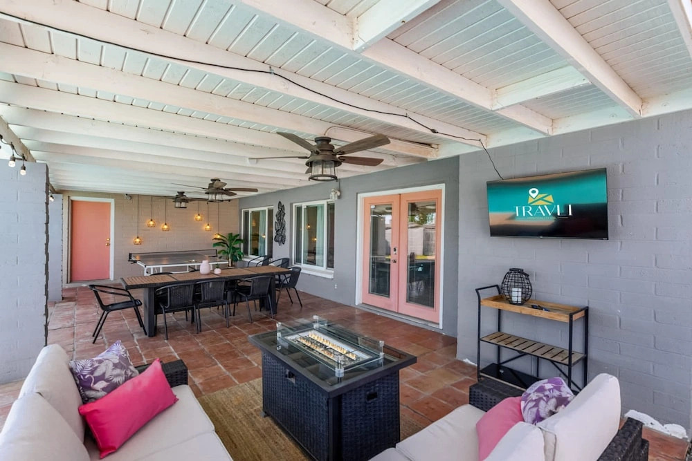 NEW - The Desert Bloomhouse With Heated Pool