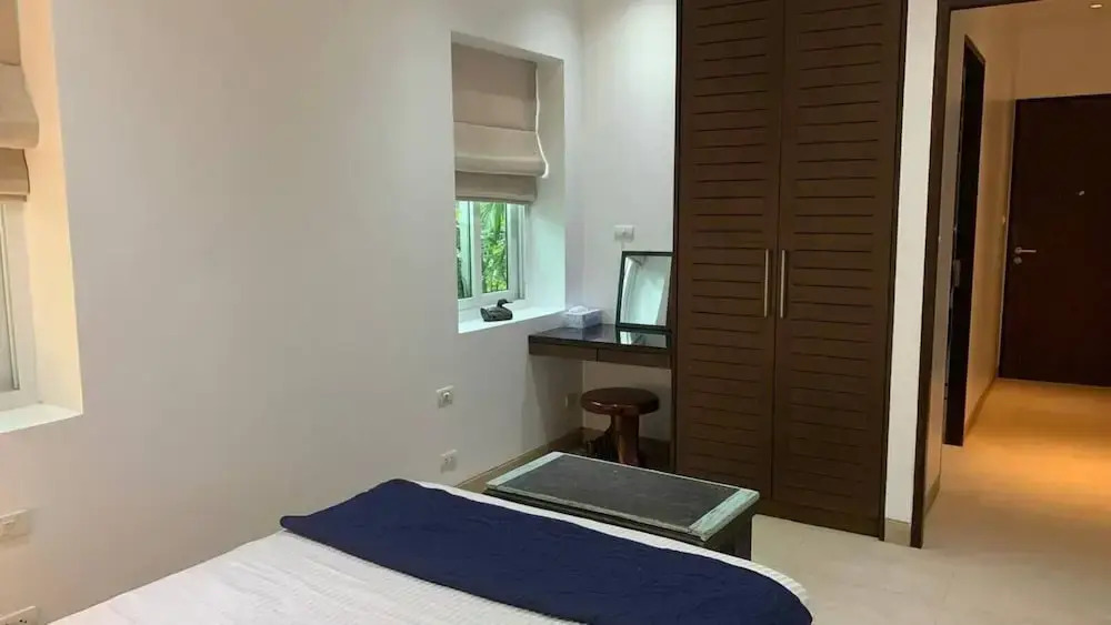 Beachfront and Pool 2 BR Apt- Celeena 870