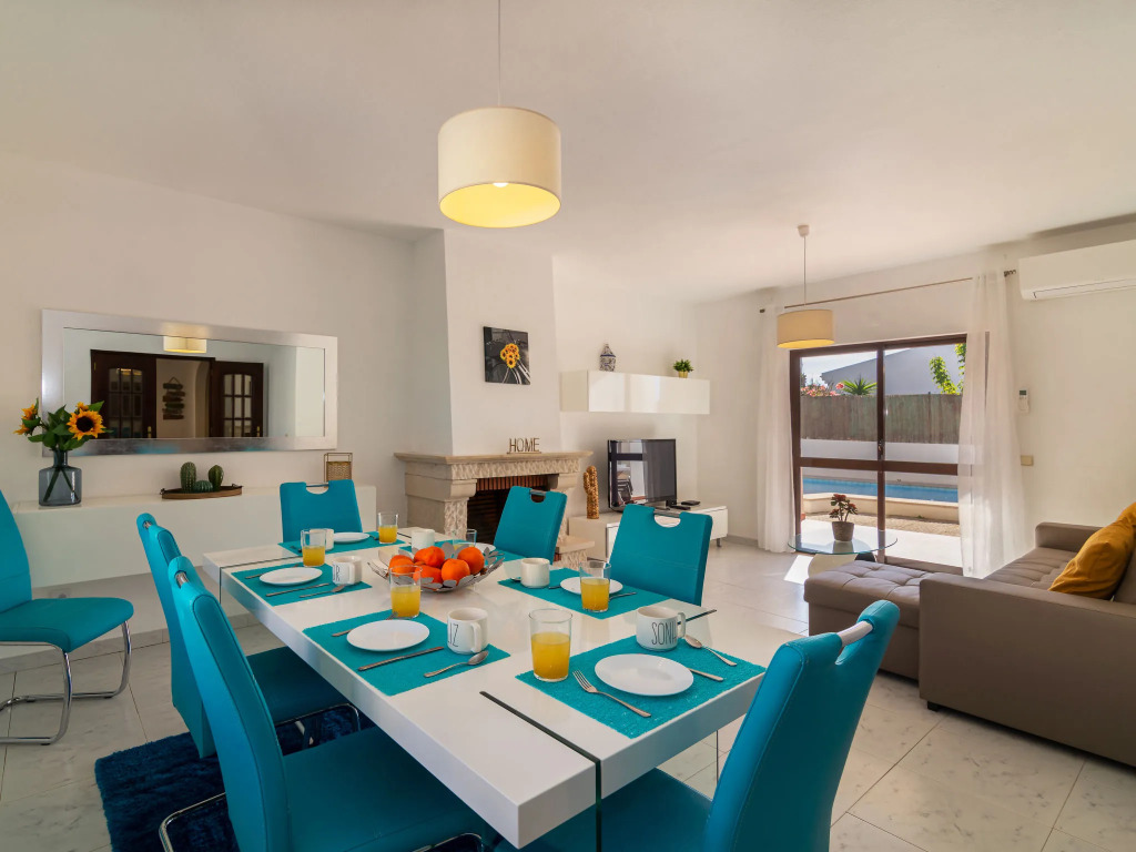 Villa Galé 600m from the beach by Interhome